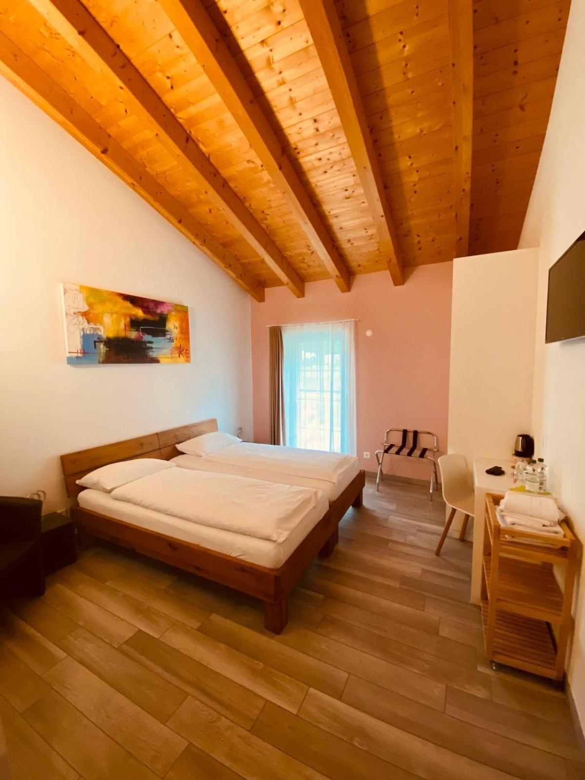 Agriturismo Regusci Camorino Kültér fotó